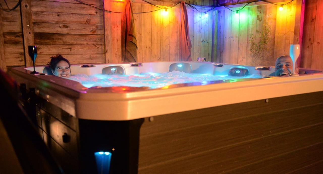 Roulotte Gites O Bien-Etre Massage Spa Sejour Bien-Etre En Hebergement Insolite Roulotte Karantez Ou En Gites Melon Ou Yock A 800 M Des Plages Maison D'Hote Drogou Порсподе Екстериор снимка
