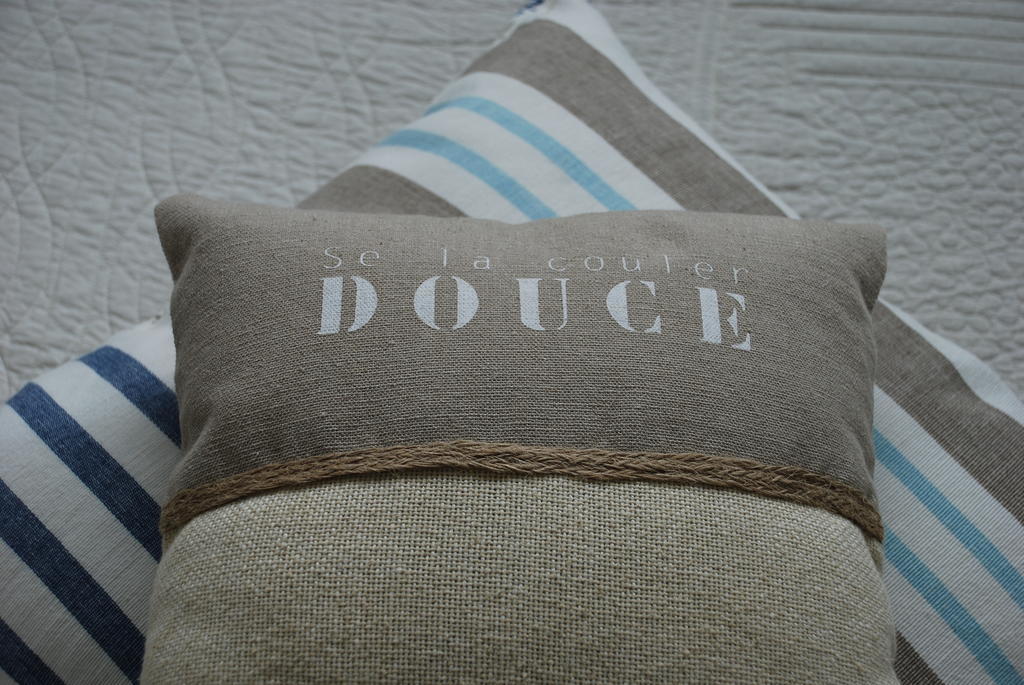 Roulotte Gites O Bien-Etre Massage Spa Sejour Bien-Etre En Hebergement Insolite Roulotte Karantez Ou En Gites Melon Ou Yock A 800 M Des Plages Maison D'Hote Drogou Порсподе Стая снимка